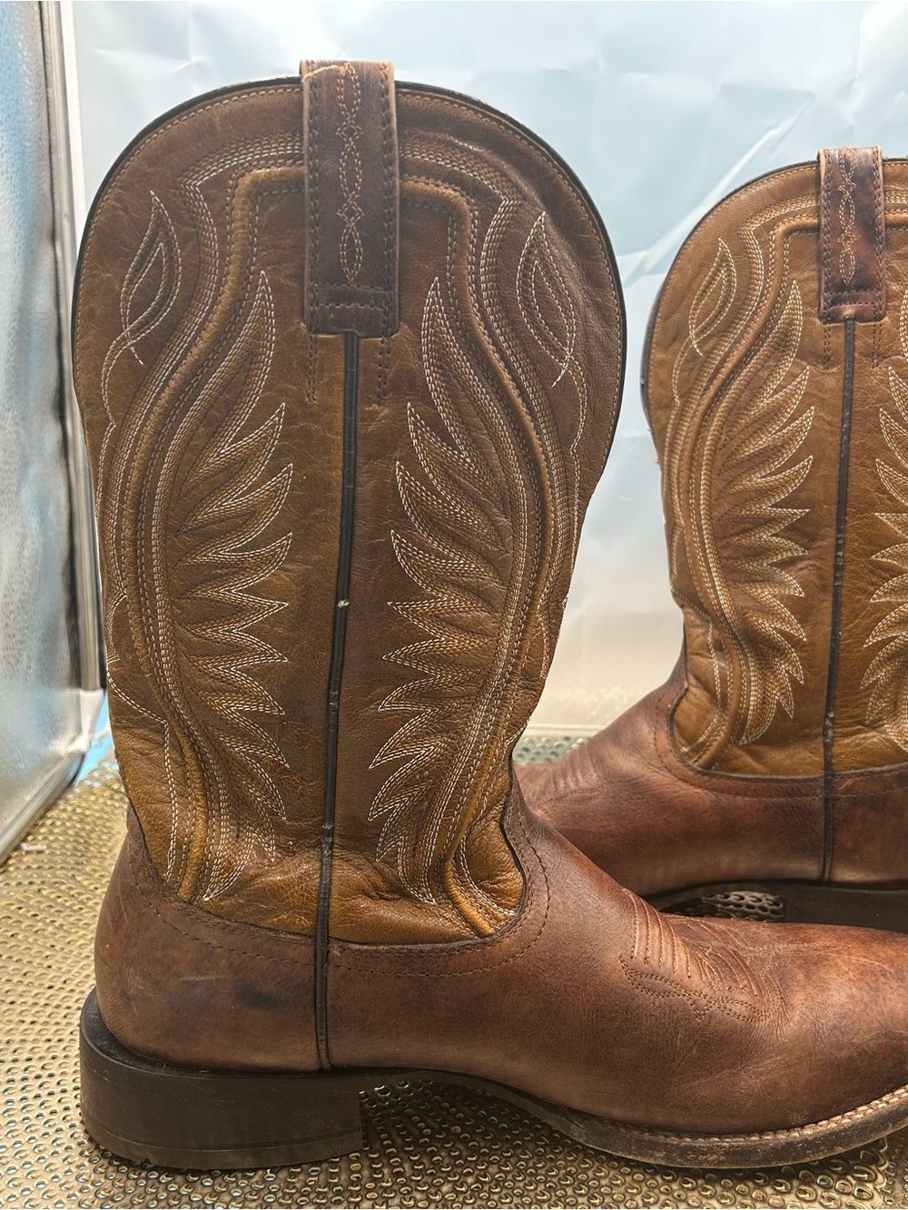 Ariat men 13 hooking horns Texas cowboy boots